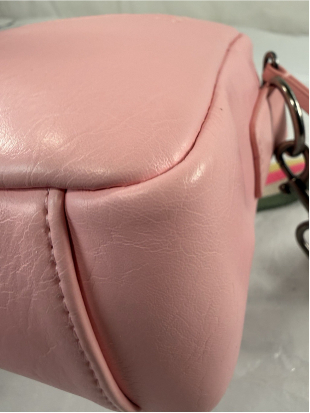 Universal Threads Camera bag Pink Crossbody with guitar Strap Multicolored new - Picture 14 of 16